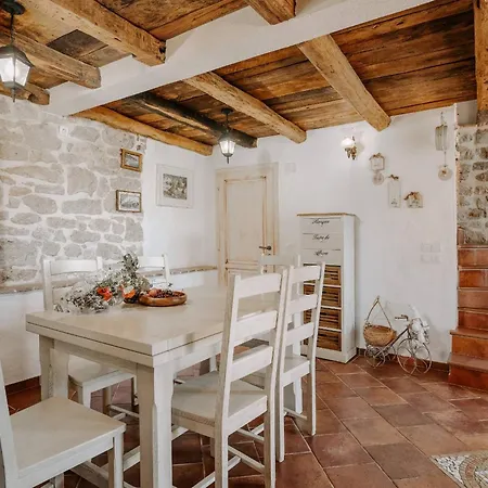 Petra Villa *